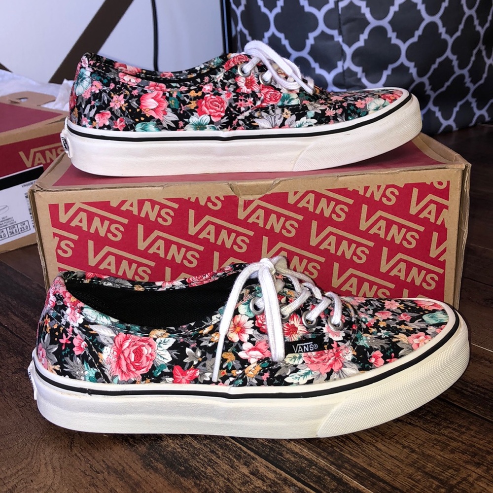 Authentic (Multi Floral) Blk/TruWht Vans - Picture 2 of 7
